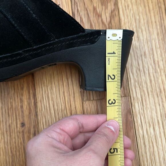 Crocs Women’s Sarah Black Suede Mules Clogs Triple Comfort Size 6 - Picture 8 of 8